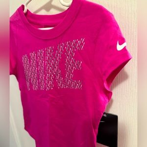 Brand New Nike T-Shirt (Girls 6x)